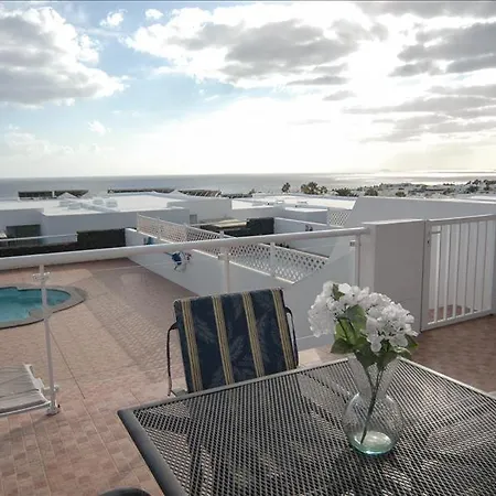 Villa Puerto Del Carmen Sleeps 5 With Pool