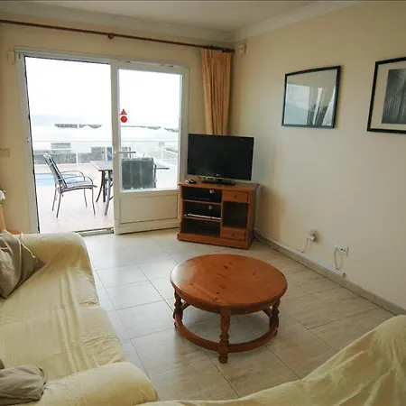 Vila Puerto Del Carmen Sleeps 5 With Pool