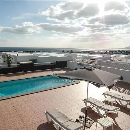Puerto Del Carmen Sleeps 5 With Pool Vila Puerto del Carmen (Lanzarote)