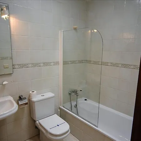 Puerto Del Carmen Sleeps 5 With Pool Vila
